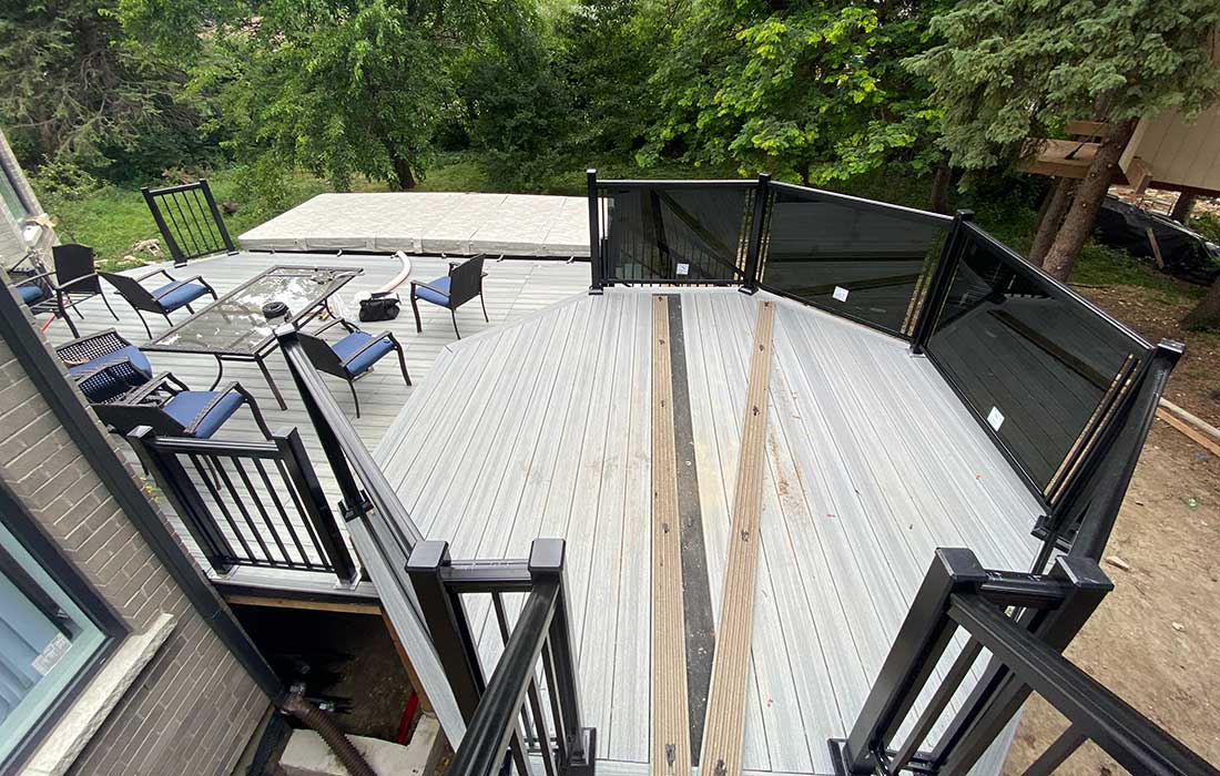 Aluminum Railing Muskoka-Aluminum-Railings-Glass-Railings-Pool-Railings-Balcony-Railings-Banister-Railings-Porch-Railings-decks-and-railings-deck-with-railing-deck-with-rails