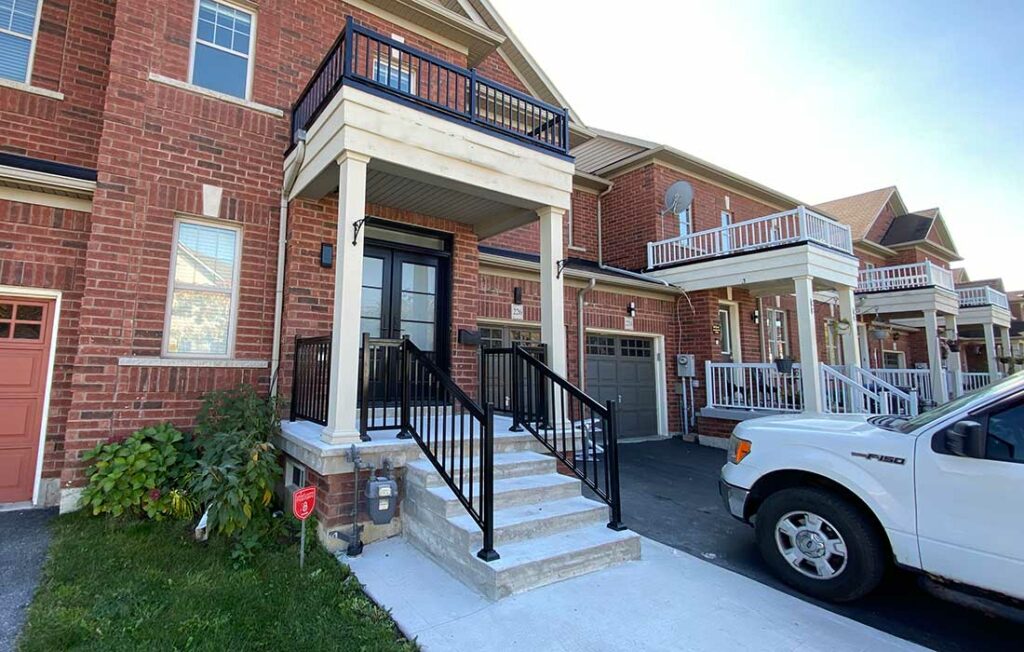 Aluminum Railing Caledon--Aluminum-Railings-Glass-Railings-Pool-Railings-Balcony-Railings-Banister-Railings-Porch-Railings-decks-and-railings-deck-with-railing-deck-with-rails