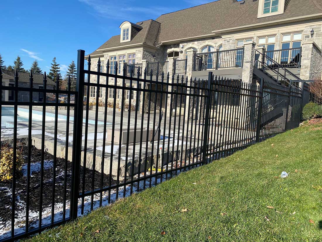 Aluminum Picket Fence-Aluminum Fence-Aluminum Picket Fence with Finials