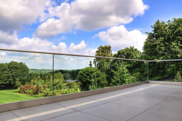 Base Rail Glass System